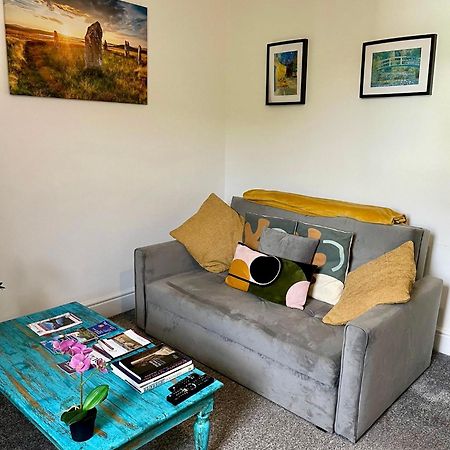 Cosy Authentic Flat In The Heart Of גאלאשילס מראה חיצוני תמונה