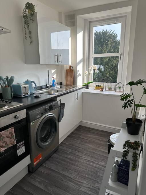 Cosy Authentic Flat In The Heart Of גאלאשילס מראה חיצוני תמונה