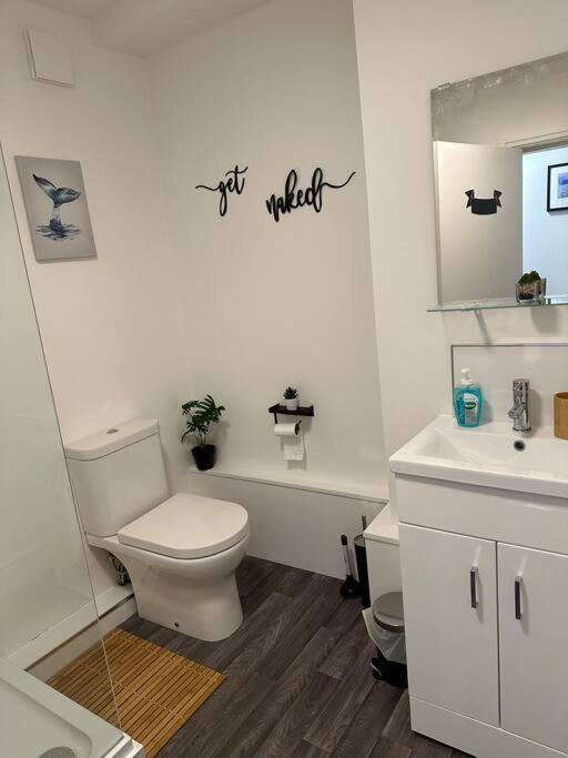 Cosy Authentic Flat In The Heart Of גאלאשילס מראה חיצוני תמונה
